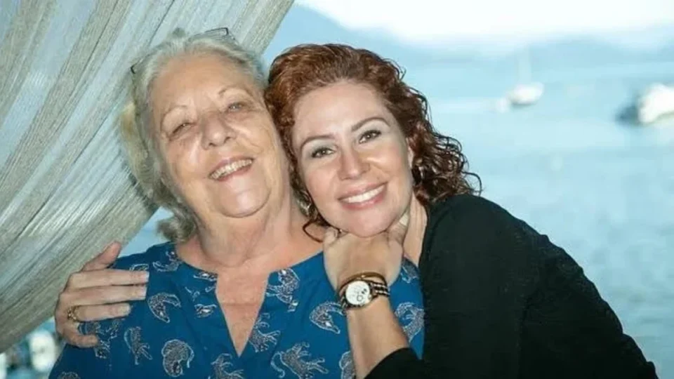 Mãe de Carla Zambelli assume protagonismo e anuncia disputa por vaga na Câmara dos Deputados