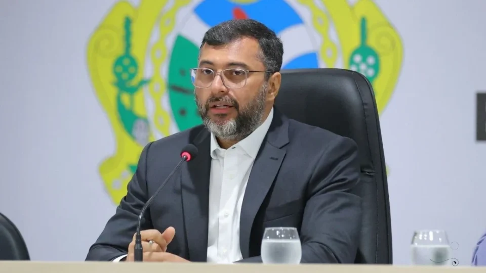 Wilson Lima fica no governo e assume o controle da sucessão de 2026
