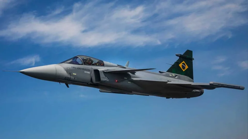 Mobilização de caças da FAB em Brasília é rotina, não reação a conflitos