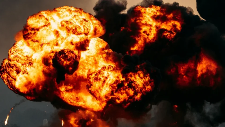 Filho de Ali Khamenei sobrevive a ataque de EUA e Israel e ganha força na sucessão no Irã, diz agência