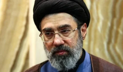 Quem é Mojtaba Khamenei, filho de Ali Khamenei cotado para assumir liderança do Irã após morte do pai