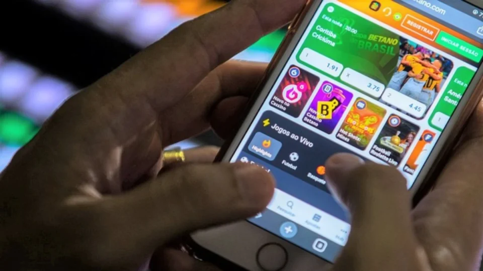 SUS passa a oferecer teleatendimento gratuito para pessoas com problemas com jogos e apostas