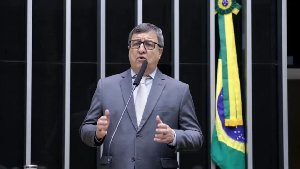 Deputado rompe com União Brasil após falta de apoio para vaga no TCU: ‘enrolação’