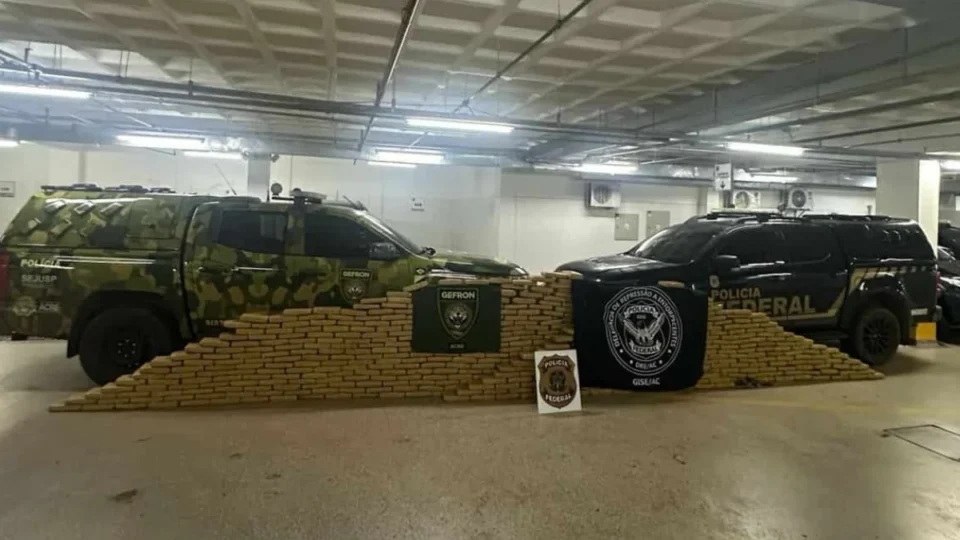 Mais de 600 kg de drogas são apreendidos e dois homens são presos na fronteira do Acre