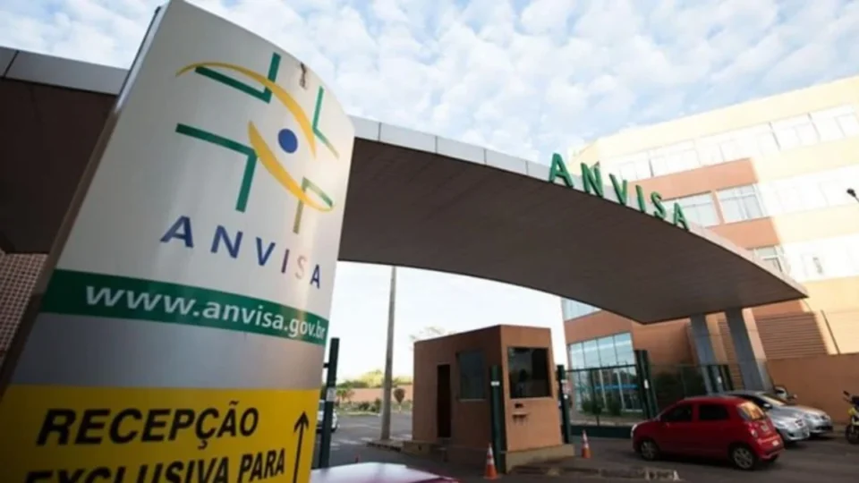 Anvisa alerta para risco de lesão no fígado associado a suplementos com cúrcuma