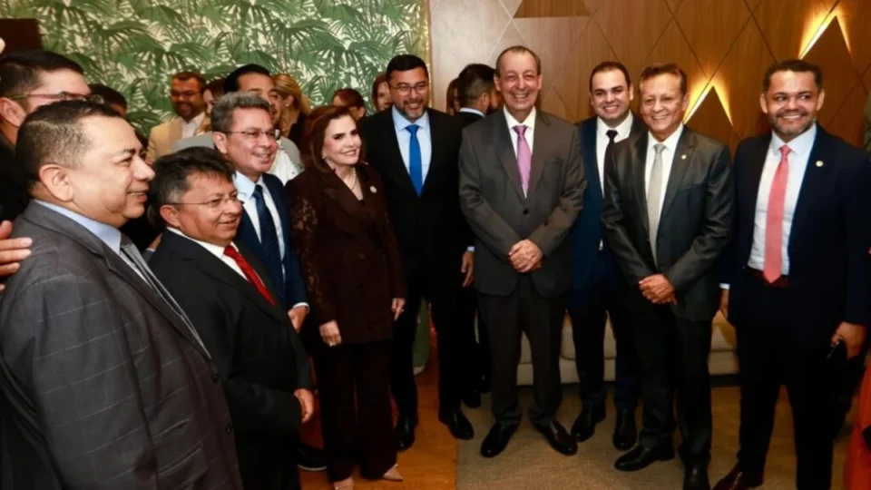 Encontro no TCE-AM reúne Omar, Wilson, Cidade e Tadeu e acende articulações para 2026