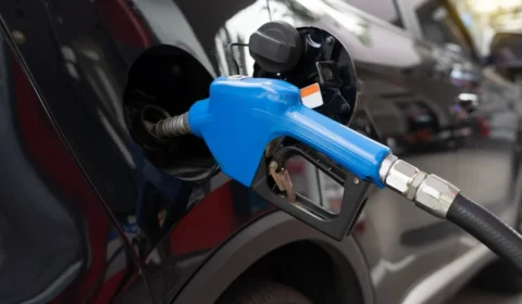 Gasolina dispara em março e pesa no bolso do brasileiro; veja o impacto nos preços