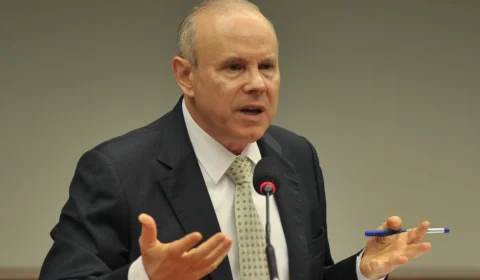 Reuniões de Mantega no Planalto enquanto consultor do Banco Master não têm registros oficiais, diz governo