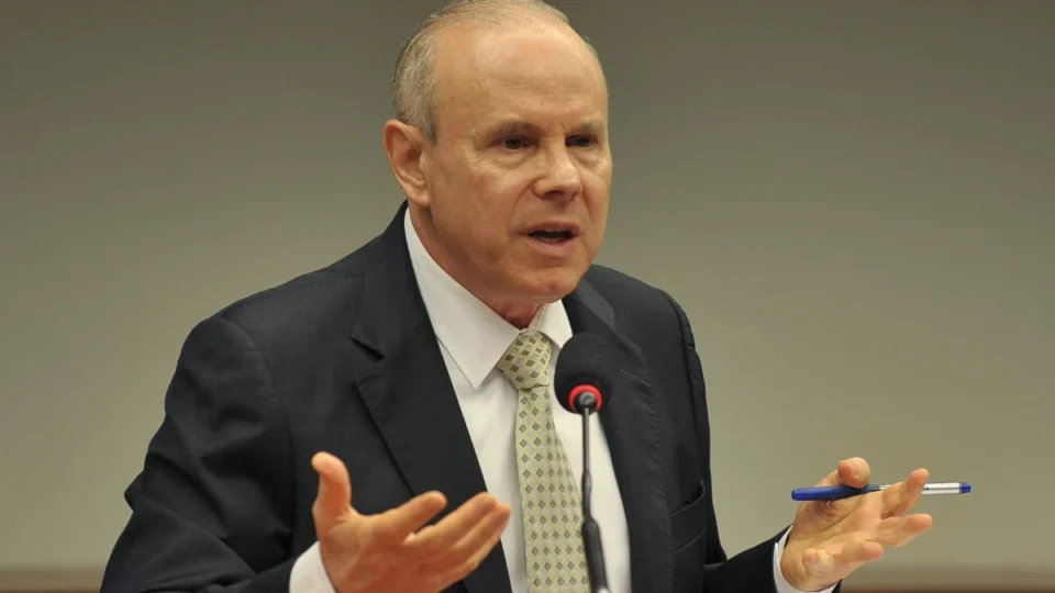 Reuniões de Mantega no Planalto enquanto consultor do Banco Master não têm registros oficiais, diz governo