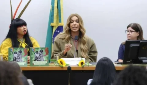 Erika Hilton assume Comissão da Mulher na Câmara e responde críticas de Damares