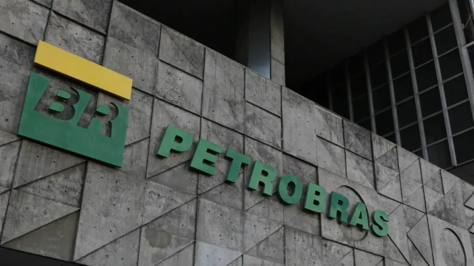 Plano para 2026 de Lula inclui possível volta da Petrobras à distribuição de combustíveis