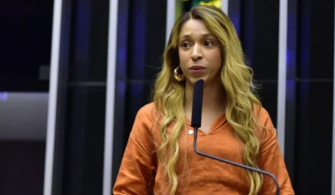 Oposição formaliza recurso e pressiona contra comando de Erika Hilton