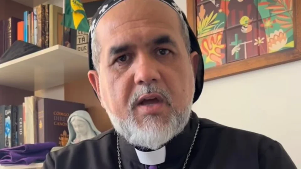 ‘Candidato padre’ retorna às urnas com nova aposta eleitoral