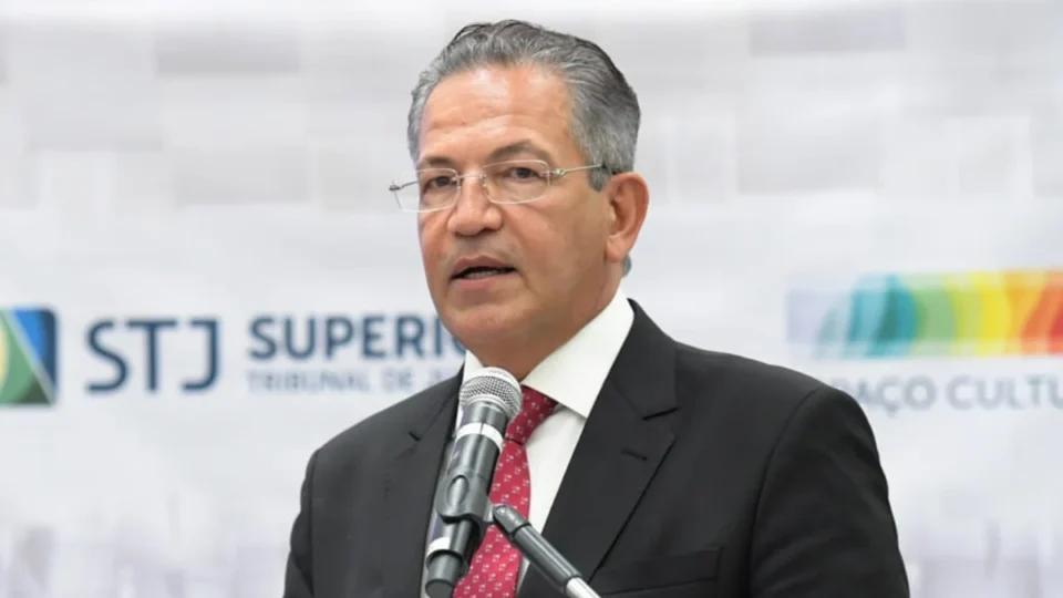 Ministro reage e usa ‘mata-leão’ para conter passageiro em avião