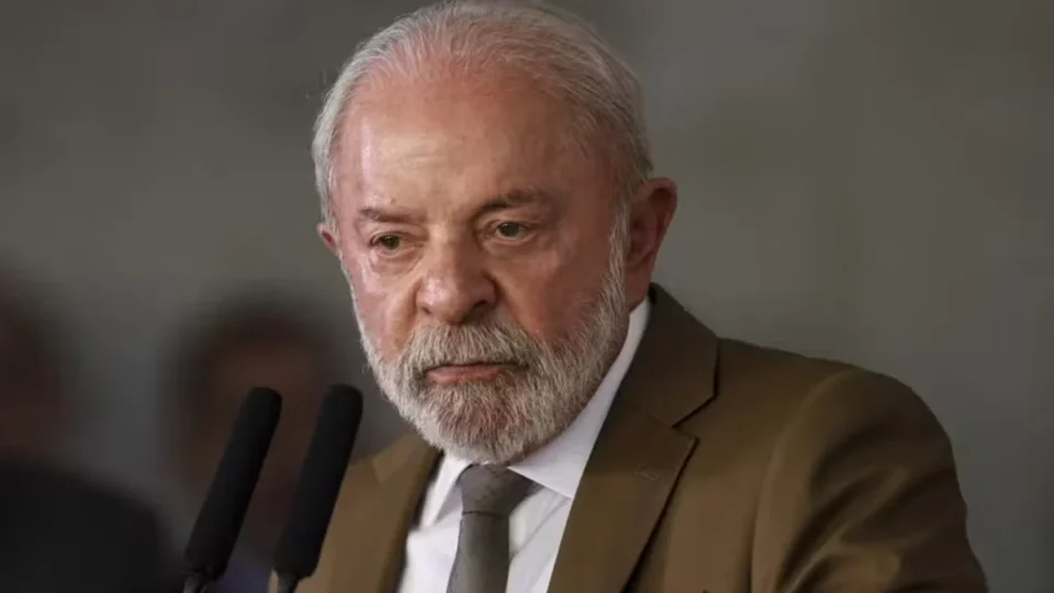 Lula sobe o tom sobre guerra e mira Bolsonaro em discurso: ‘falcatruas’