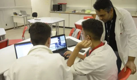 Acre reajusta bolsas de estágio e valores podem chegar a R$ 1,2 mil