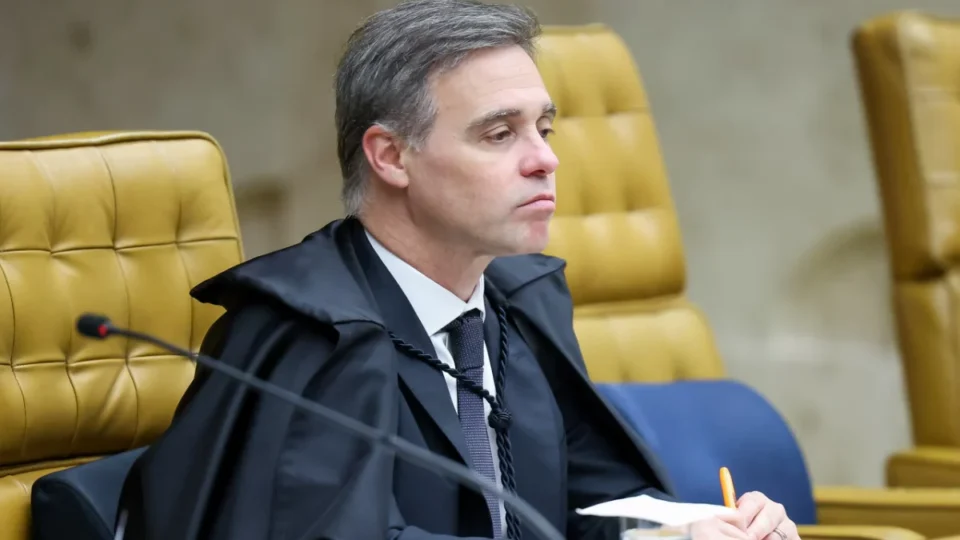 Falha técnica atinge voo de André Mendonça, relator do caso Master