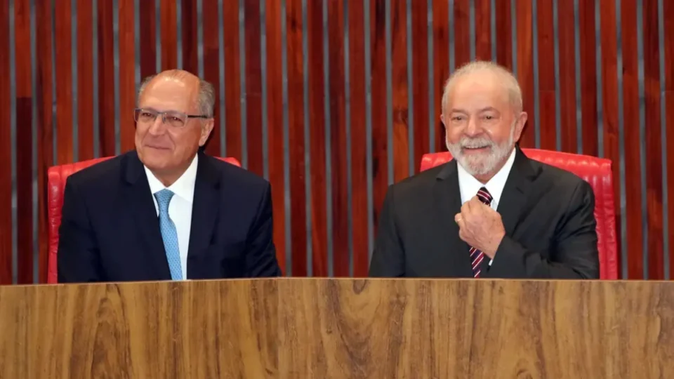 Alckmin permanece no radar de Lula para vice em 2026