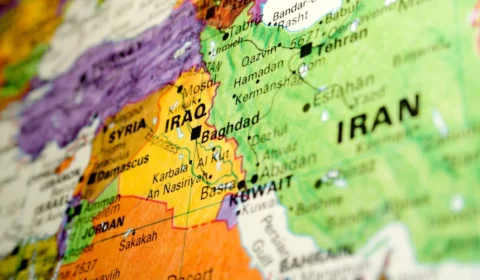 EUA dizem ter destruído base iraniana no Estreito de Ormuz