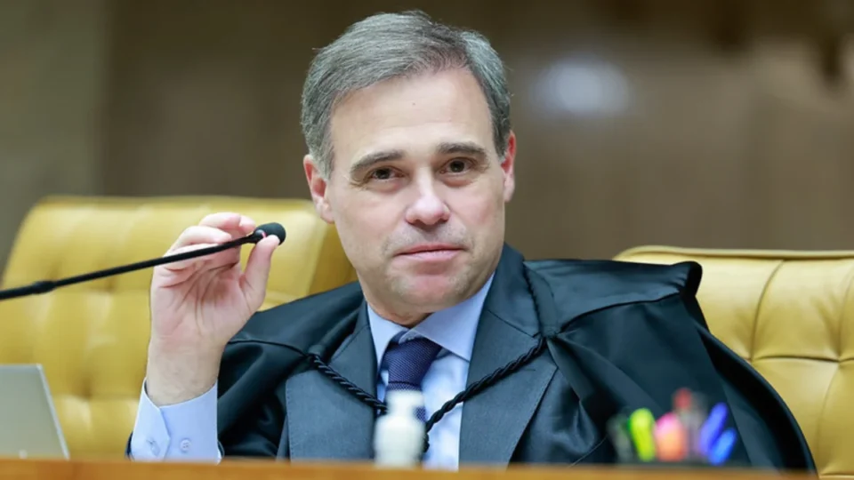 STF libera leilão de R$ 6,6 milhões em carros de luxo do escândalo no INSS