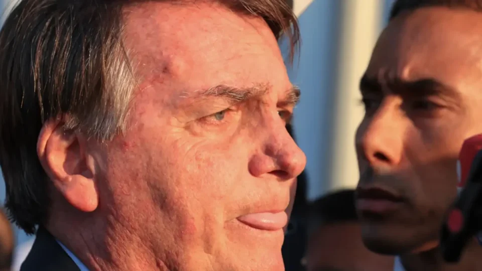 Bolsonaro pode ter alta da UTI em 24h enquanto cenário de domiciliar ganha força