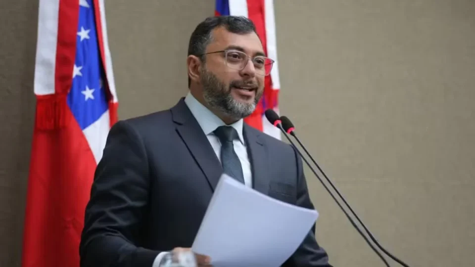 Wilson segura decisão e mantém 2026 em aberto no Amazonas