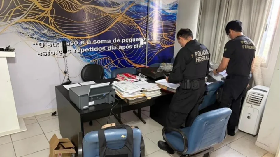 Operação Medalhão apura fraude com diplomas e cumpre mandados no Distrito Federal