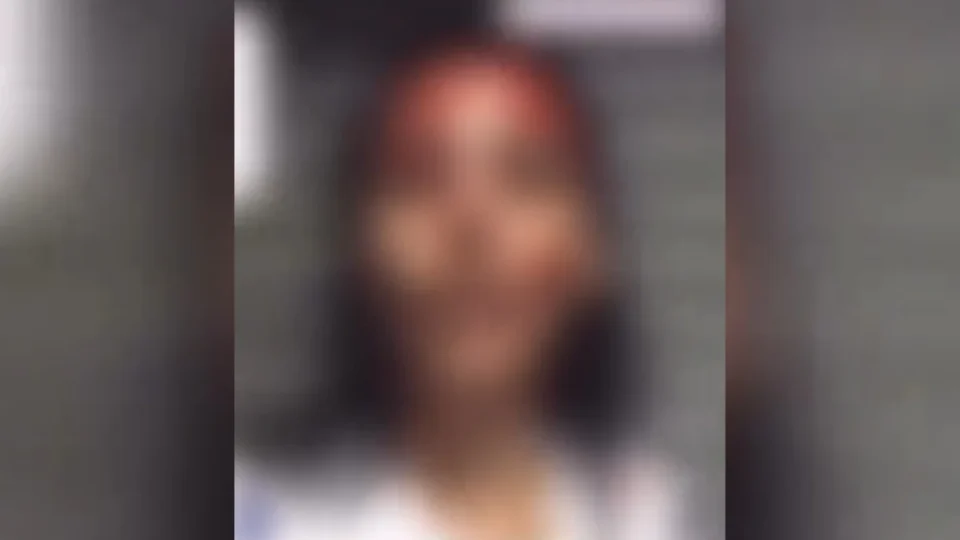 Mulher é detida após esfaquear namorado em Maceió: “Indo presa feliz”