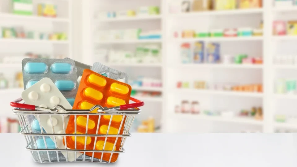 Nova lei autoriza farmácias dentro de supermercados em todo o país