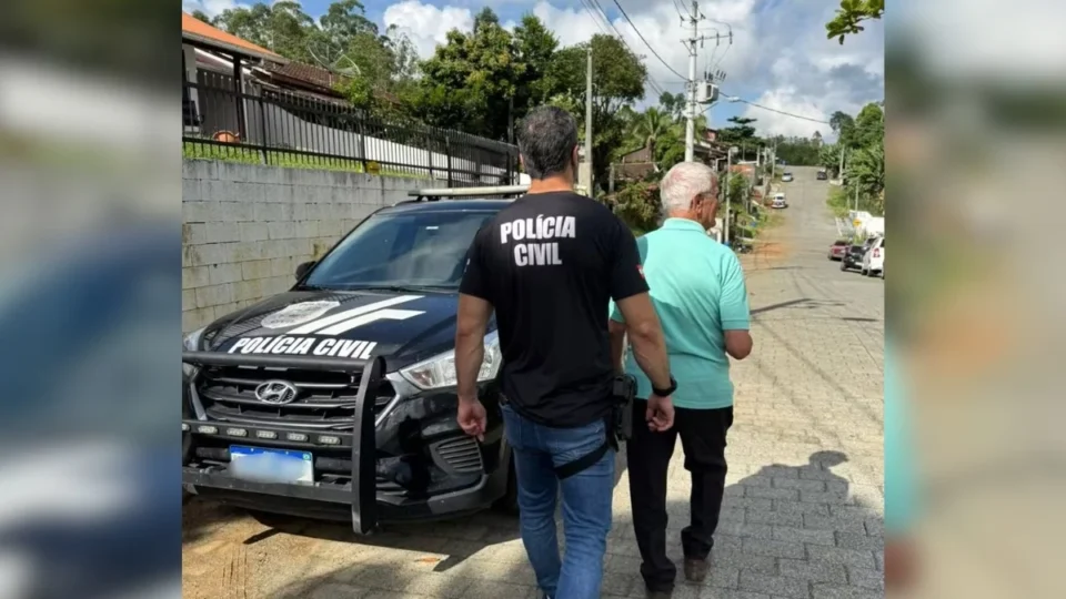 Pastor de 82 anos é condenado e preso por estuprar criança mais de 140 vezes