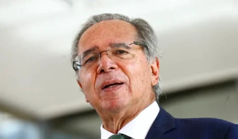 Paulo Guedes vira pilar do discurso econômico de Flávio Bolsonaro