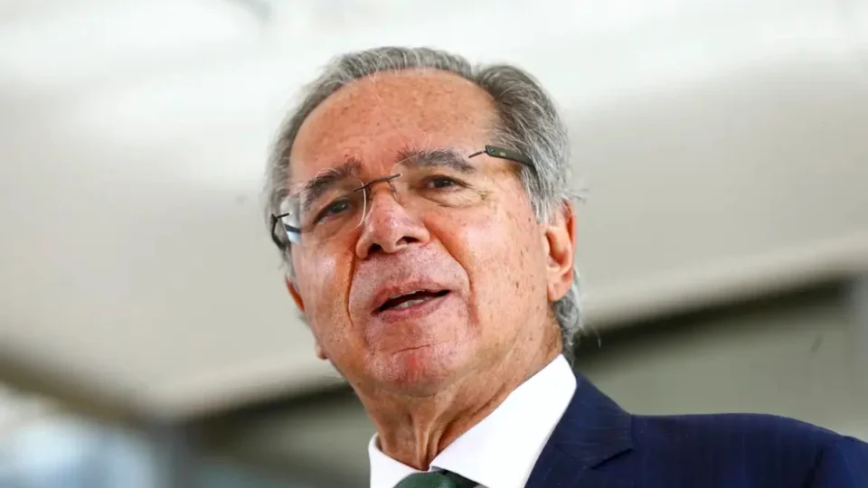 Paulo Guedes vira pilar do discurso econômico de Flávio Bolsonaro