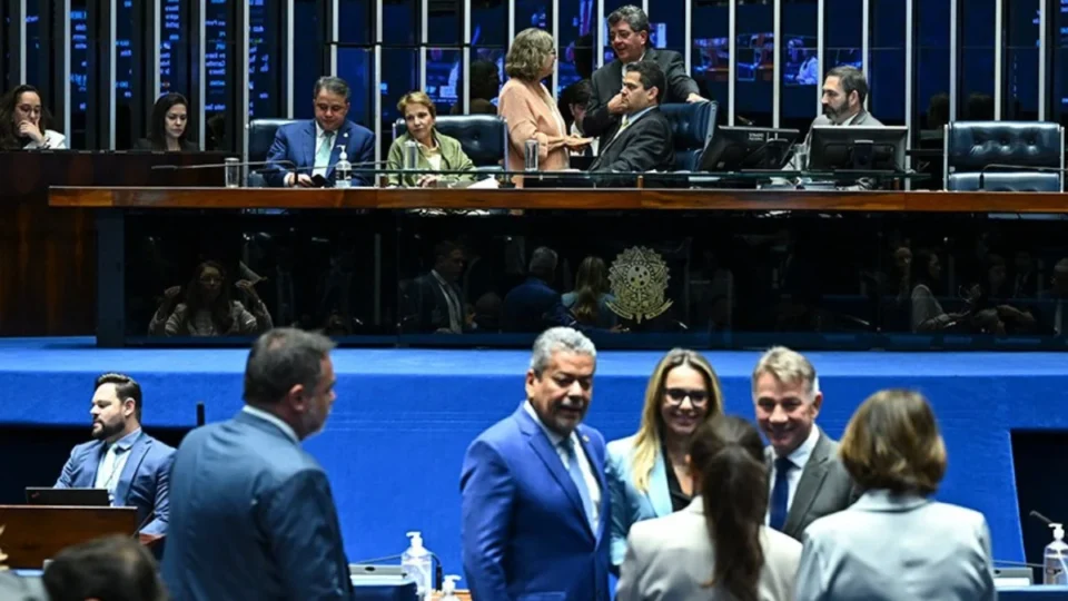 Misoginia vira crime mais grave: entenda o que muda após aprovação no Senado