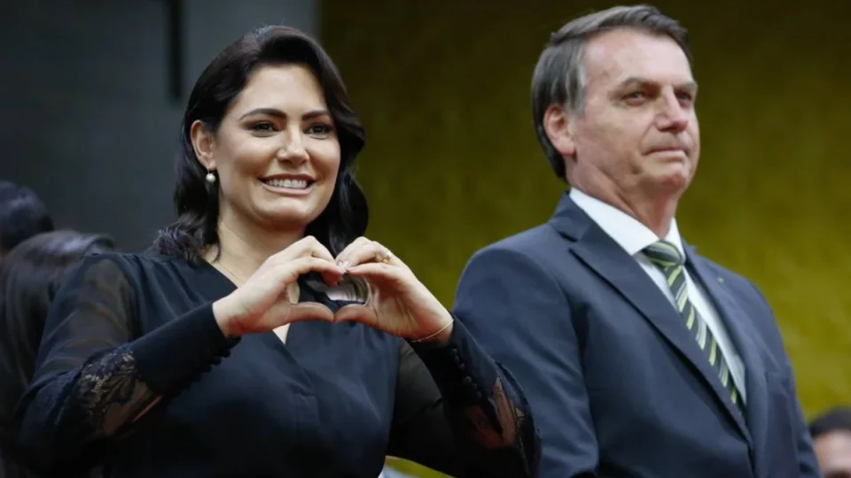 Michelle registra marca ‘Jair Bolsonaro’ e abre leque de produtos comerciais
