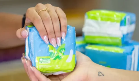 Falta de absorventes afeta frequência escolar de adolescentes e Norte concentra piores índices