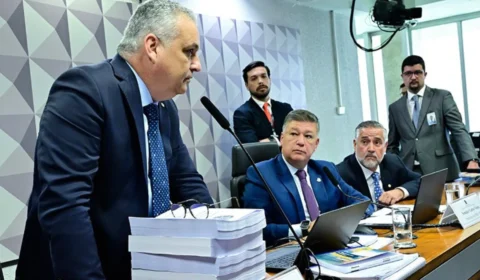CPMI do INSS pede indiciamento de 218 pessoas; Lulinha e Vorcaro estão na lista