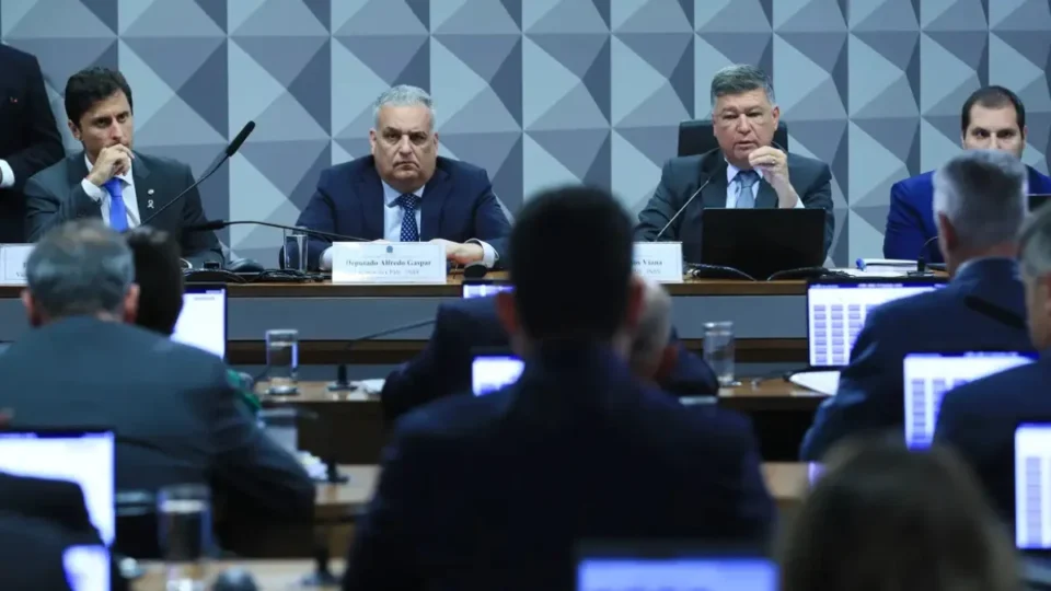 CPMI do INSS enterra relatório após derrota por 19 a 12; veja votos