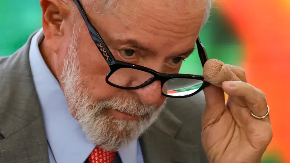 Rejeição à reeleição de Lula chega a 53,3%, aponta pesquisa