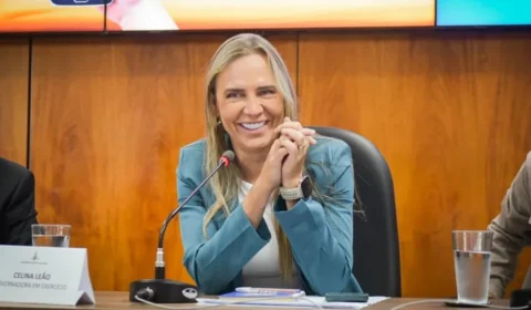 Celina Leão toma posse como governadora do DF após renúncia de Ibaneis