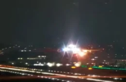Turbina de avião explode após decolagem em Guarulhos e causa pânico