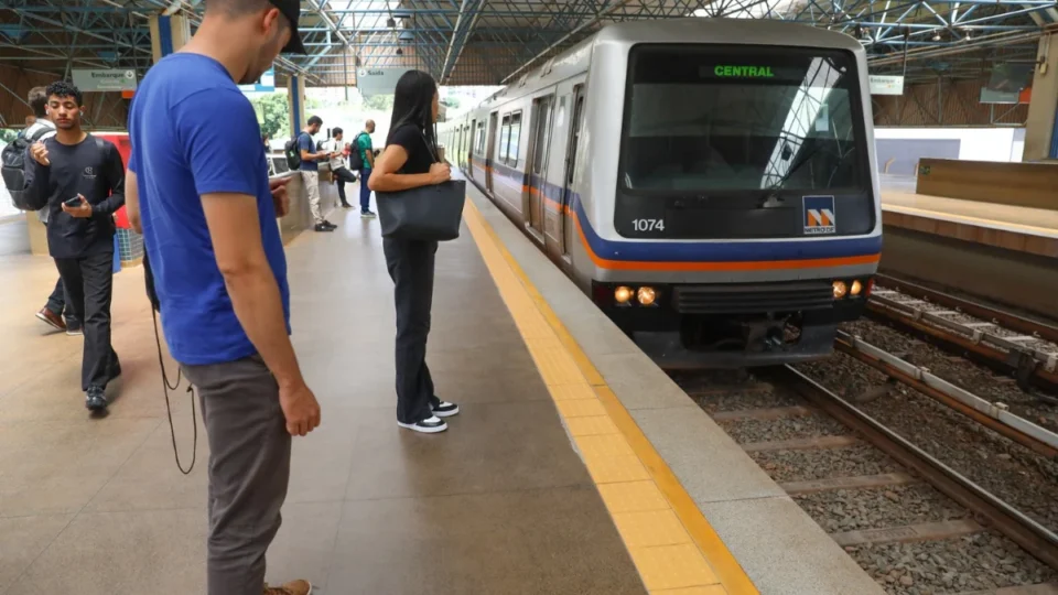 Metroviários adiam greve no DF e ampliam prazo para acordo