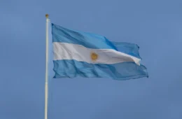 Justiça da Argentina suspende parte da reforma trabalhista de Milei e trava mudanças em jornada e greves