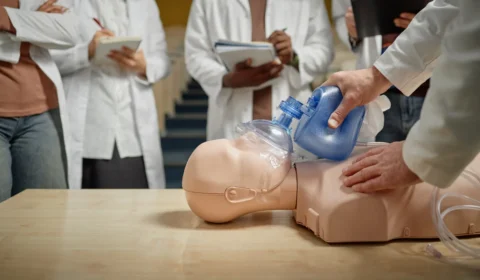 MEC pune cursos de medicina após notas baixas no Enamed; veja algumas das faculdades afetadas