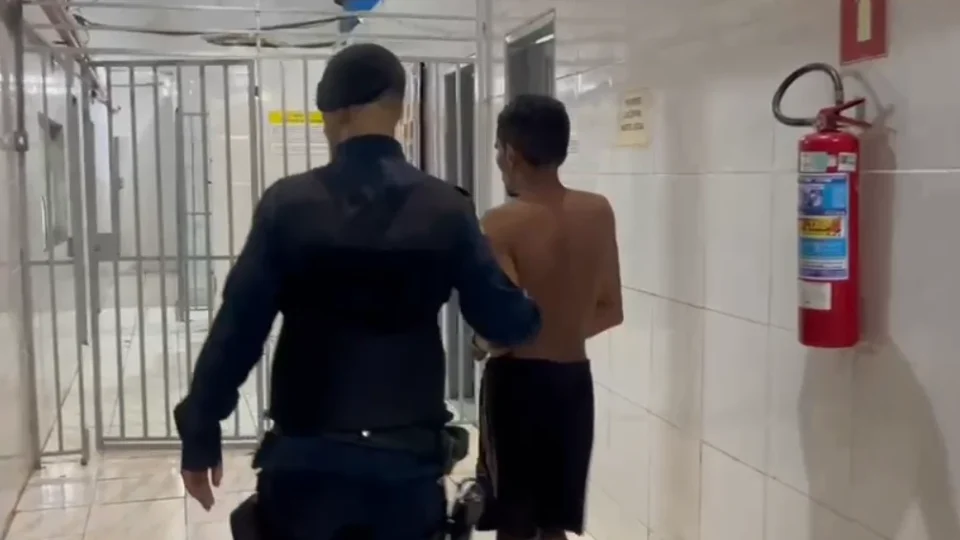 Homem é preso após invadir casa e agredir ex-companheira em Porto Velho