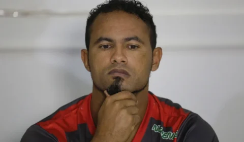 Justiça revoga liberdade condicional do goleiro Bruno