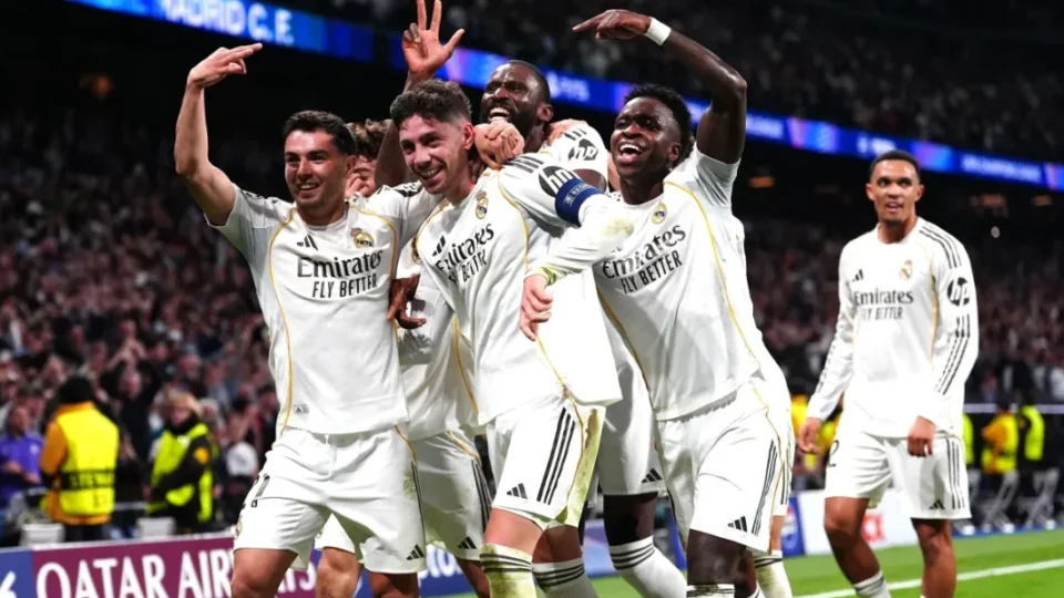 Real Madrid vence o Manchester City por 3 a 0 com hat-trick de Valverde na Champions