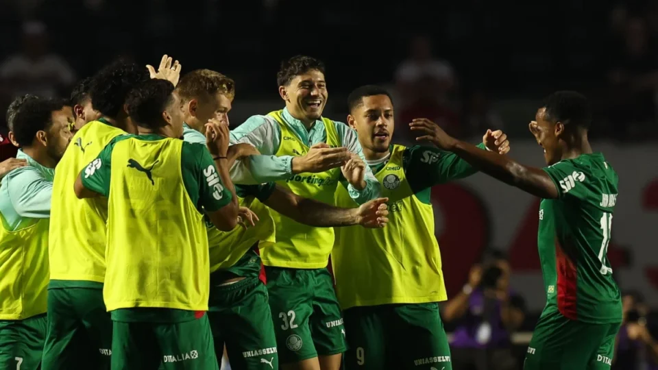 Palmeiras vence o São Paulo no Morumbi com brilho de Arias e assume protagonismo no Brasileirão