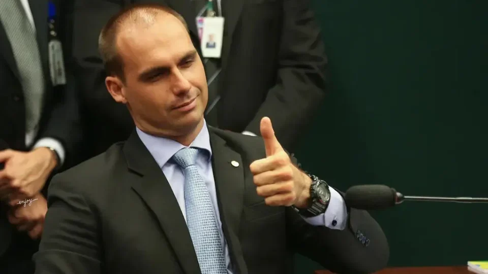 Moraes aciona PGR após fala de Eduardo Bolsonaro nos EUA