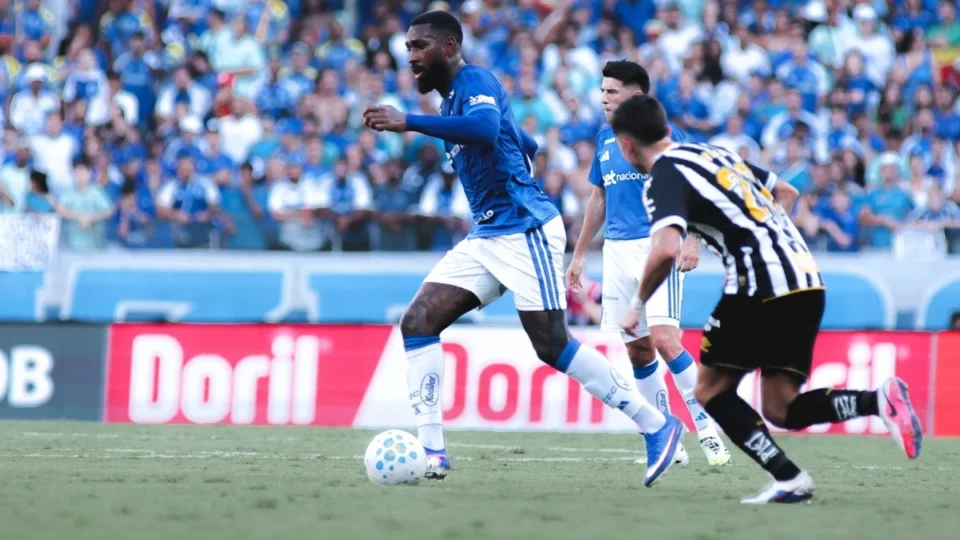 Cruzeiro e Santos param na trave e no VAR em empate sem gols no Mineirão