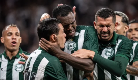 Coritiba vence o Corinthians por 2 a 0 em plena Neo Química Arena